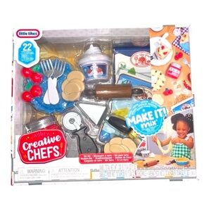 Little Tikes Creative Chefs Pie Kit with Make-It Mix Play Sand, 22 Accessories